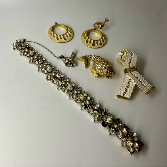 SIGNED high-end costume jewelry Boucher Crown Trifari Vendomme (Coro) ⚠️AS IS⚠️ - Picture 3 of 16